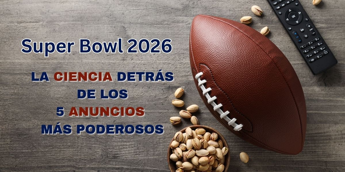 Un balón de fútbol americano junto a snacks y un control remoto, representando la audiencia del Super Bowl 2026.